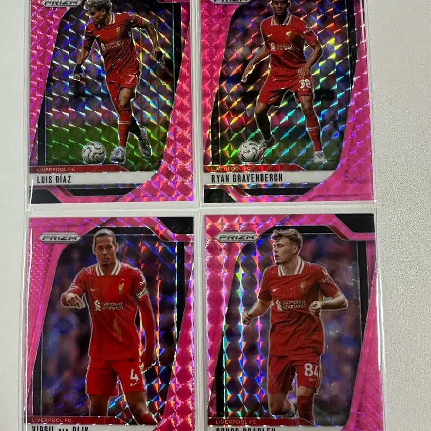 [BUNJANG] Liverpool FC Football Cards 4-Card Lot (Gravenberch, Bradley, Diaz, Van Dijk) / 리버풀 FC 축구 카드 4종 (그라벤베르흐/코너 브래들리/루이스 디아즈/반 다이크)랏