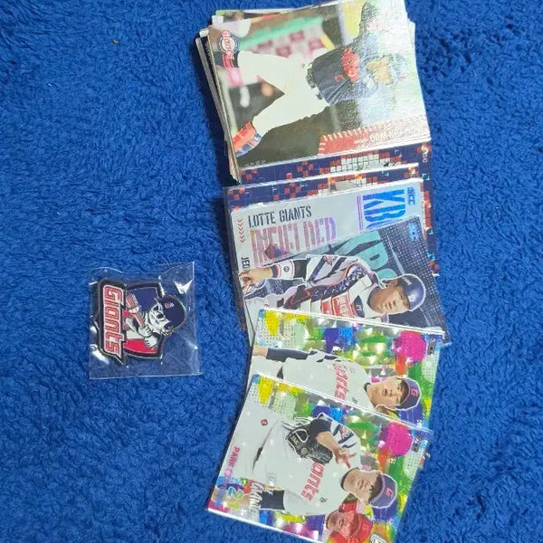 [BUNJANG] Lotte Giants Baseball Cards & Badge Set / 크보카드 롯데 카드 뭉치 25 27& 뱃지