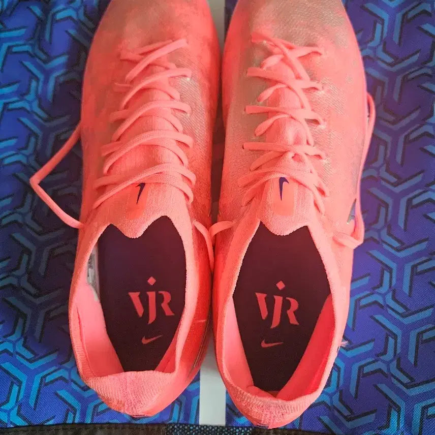 [BUNJANG] Nike Zoom Mercurial Vapor 16 Pro TF Vinícius Júnior TF 285 / (새상품)나이키 줌 머큐리얼 베이퍼 16 프로 TF 비니시우스 사이즈285mm 팝니다