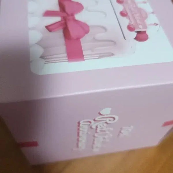 [BUNJANG] Red Velvet 10th Anniversary Official MD Goods Party Cake Set (No Photocard) / [판매] 레드벨벳 10주년 엠디 케이크 토이(포카X)