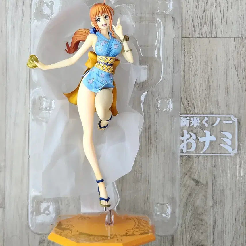 [BUNJANG] One Piece Nami POP & Shokugan Chogokin Figure Bundle Set (Includes Acrylic Base) / 원피스 피규어 POP오나미, 조형왕 나미 피규어 판매해요(아크릴 베이스 포함)