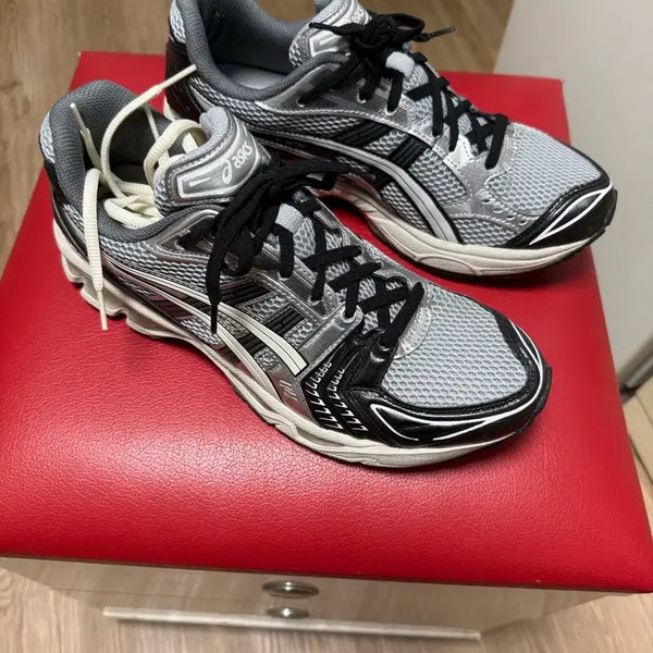 [BUNJANG] ASICS Gel-Kayano 14 Black Glacier Grey Sneakers / 아식스 젤 카야노14 블랙 글레이셔 그레이
