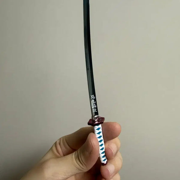 [BUNJANG] Demon Slayer: Kimetsu no Yaiba Giyu Tomioka Letter Opener & Badge Bundle Set / 귀멸의 칼날 기유 레터나이프, 뱃지 일괄