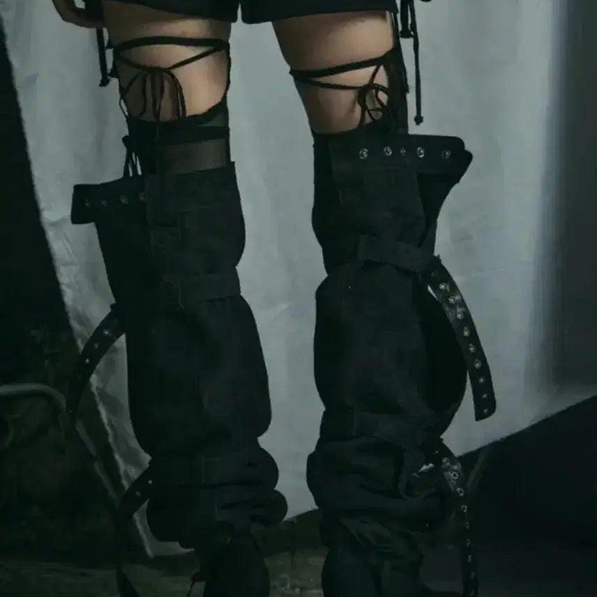 [BUNJANG] Black Buckle High Boots (Size 250-255) / 게이트리스 버클 싸이하이 부츠 팔아요