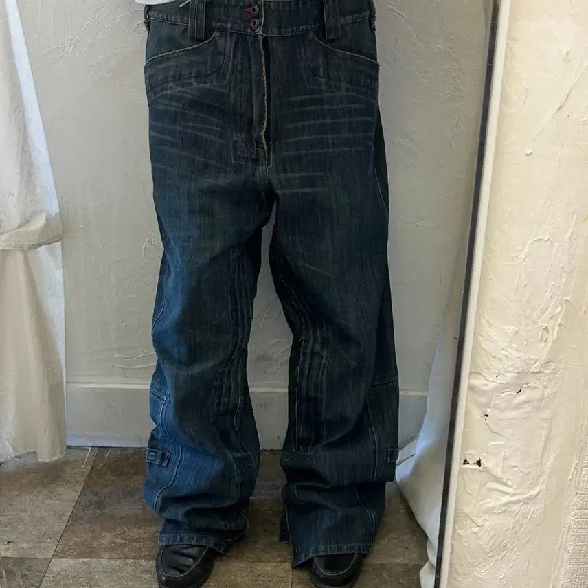 [BUNJANG] Burton Gore-Tex Limited Waterproof Denim / Burton Goretex limited 방수 데님
