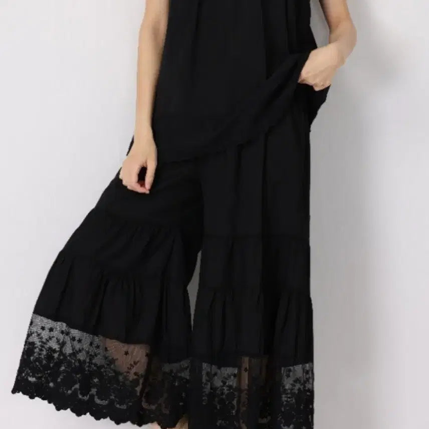 [BUNJANG] White Lace Ruffle Pettipants / 레이스 캉캉 속바지