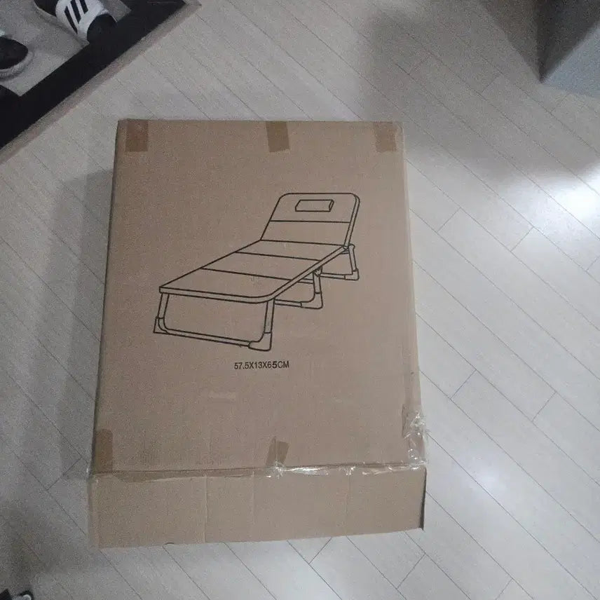 [BUNJANG] Folding Camping Cot (New) / 접이식 캠핑 야전침대(새상품)