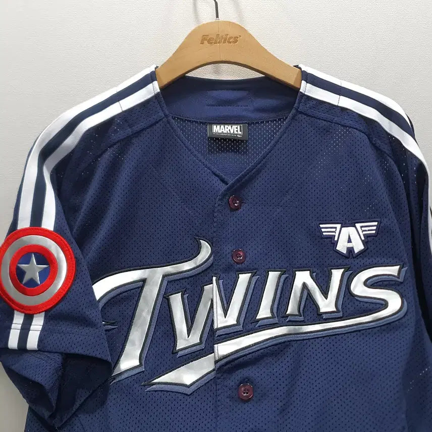 [BUNJANG] LG Twins Chae Eun-seong Captain America Jersey Size 105 / LG트윈스 캡틴아메리카 채은성 유니폼 105사이즈