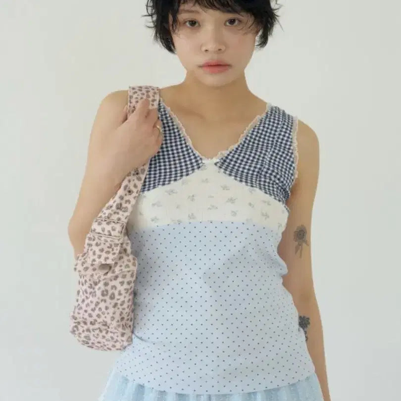 [BUNJANG] Shakiri POSY LACE TOP (Blue) / 샤키리 POSY LACE TOP (BLUE)