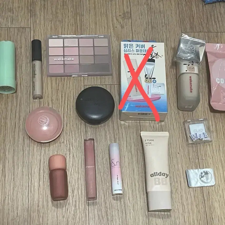 [BUNJANG] Various Cosmetics (Sunscreen, Concealer, Blusher, Foundation, Lip Tints, etc.) / 화장품 교신, 판매 / 옷 교신
