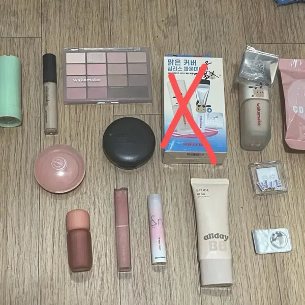 [BUNJANG] Various Cosmetics (Sunscreen, Concealer, Blusher, Foundation, Lip Tints, etc.) / 화장품 교신, 판매 / 옷 교신