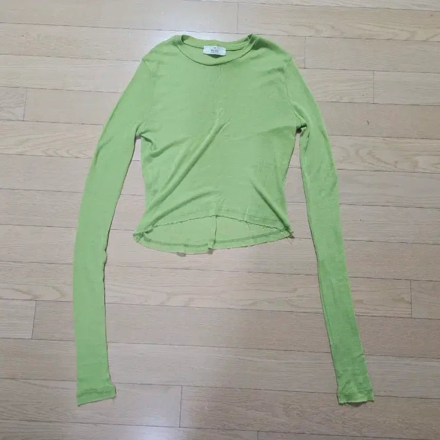 [BUNJANG] Cropped Long Sleeve T-Shirt / 크롭 롱슬리브티 (미사용, 착샷)