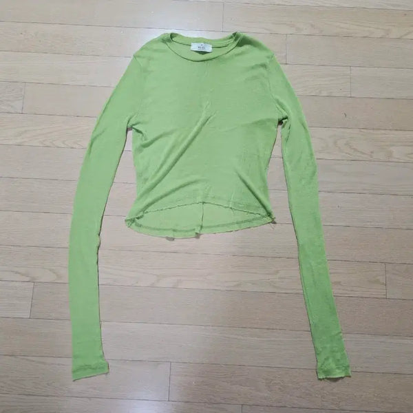 [BUNJANG] Cropped Long Sleeve T-Shirt / 크롭 롱슬리브티 (미사용, 착샷)