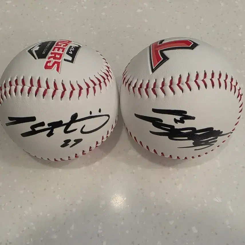 [BUNJANG] Kia Tigers Kim Ho-ryeong, Na Sung-bum Autographed Baseball / 기아타이거즈 김호령,나성범 싸인볼