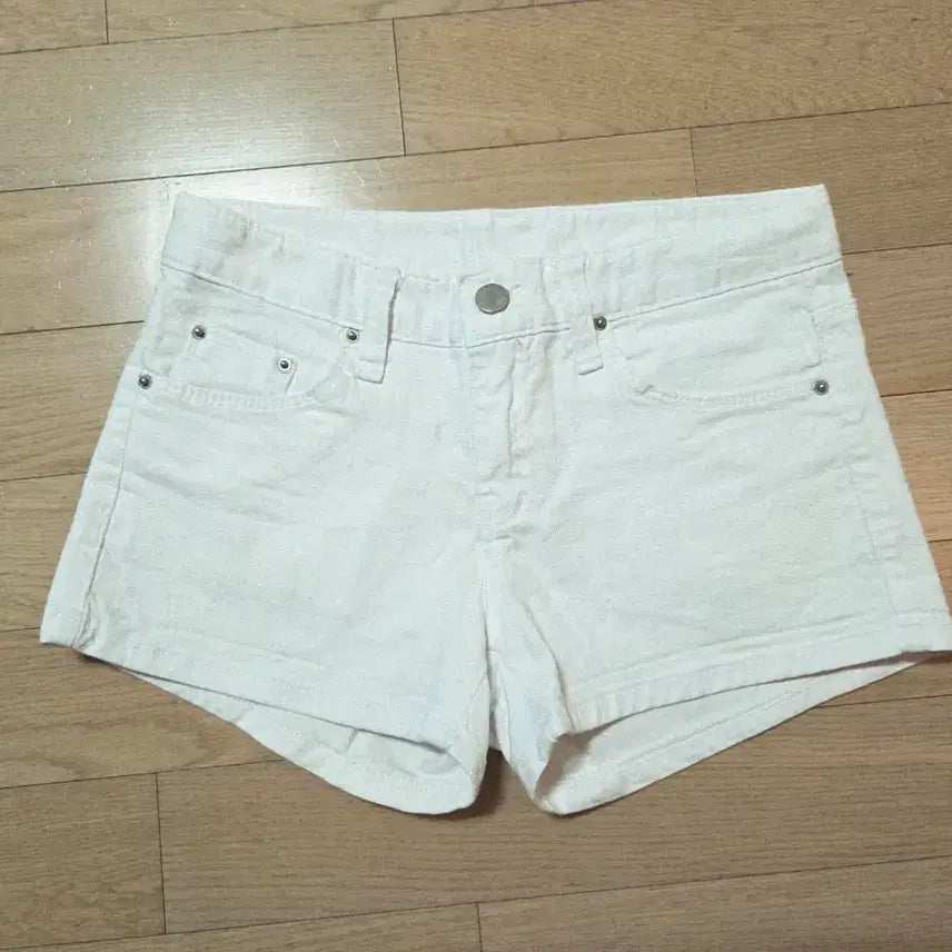 [BUNJANG] Ivory Cropped Shorts / 아이보리 숏반바지