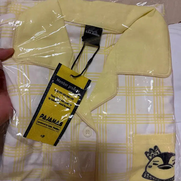 [BUNJANG] 2PM Junho 2PM Pop-up Penguin Pajamas + Penguin Hand Towel Set / 준호 2pm팝업 펭펭 잠옷+펭펭핸드타올