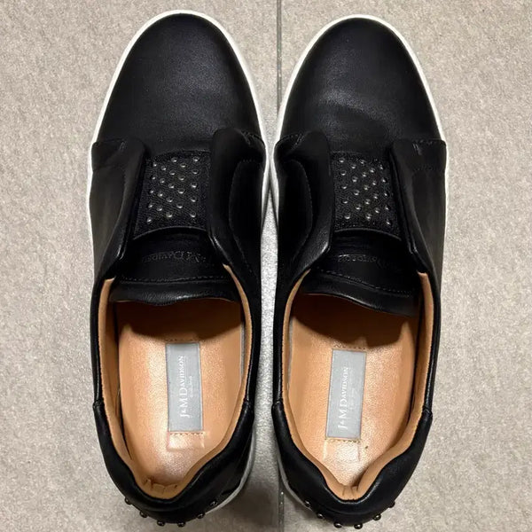 [BUNJANG] J&M Davidson Black Studded Sneakers Size 235 / J&M 데이비슨 블랙 스터드 스니커즈 235