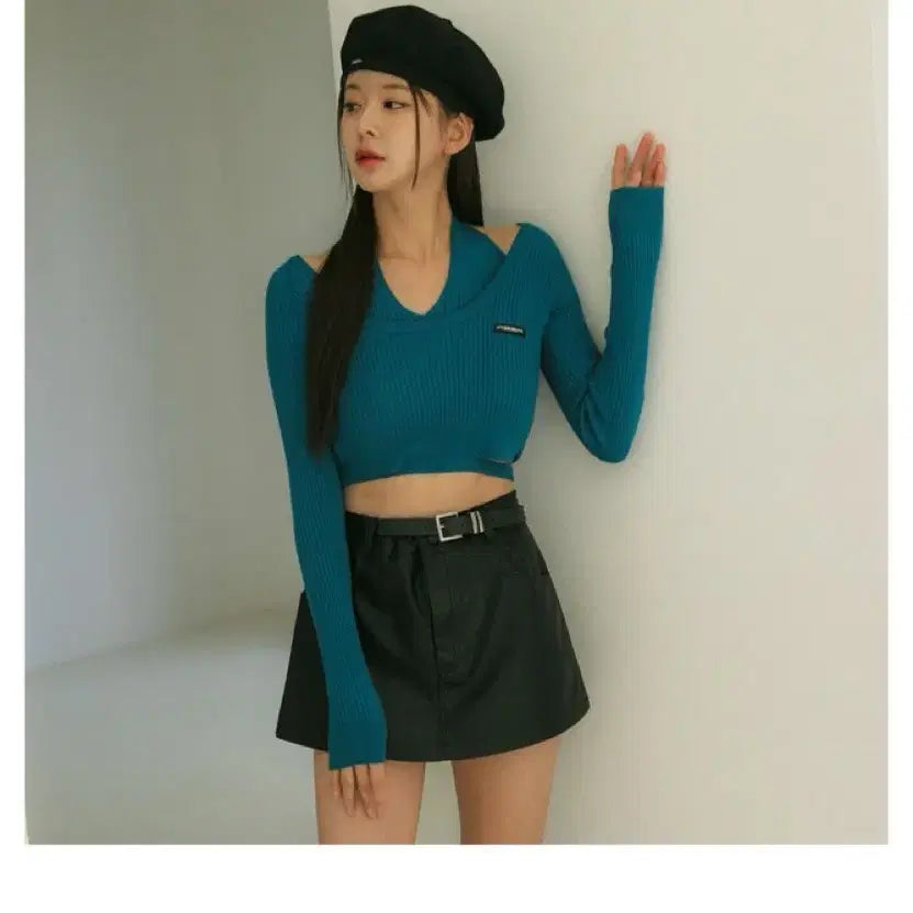 [BUNJANG] HYBERNAT Halterneck Crop Knit / HYBERNAT 홀터넥 크롭 니트