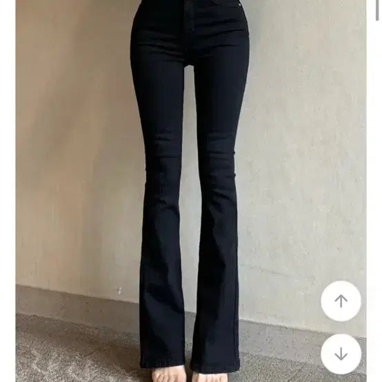 [BUNJANG] High-Waisted Bootcut Black Jeans / 하이웨스트 부츠컷 블랙진