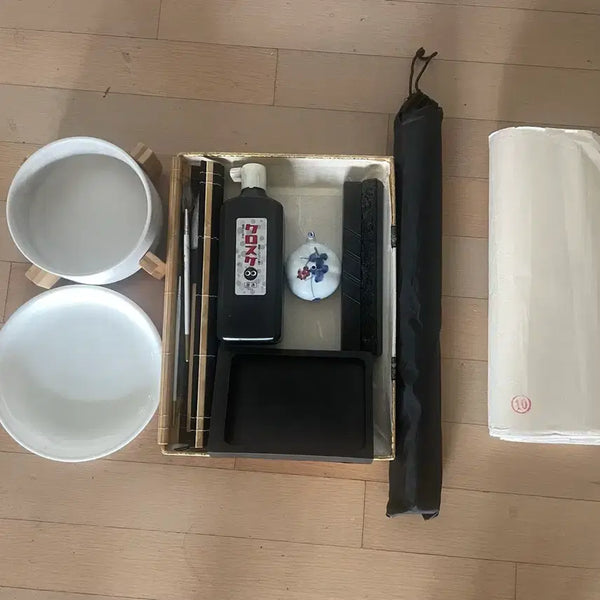 [BUNJANG] Traditional Calligraphy Brush Set and "Four Treasures of the Study" with Watercolor Paints / 전통 서예 도구 수묵화 붓 세트 및 문방사우,수채화물감 약 12종 이상
