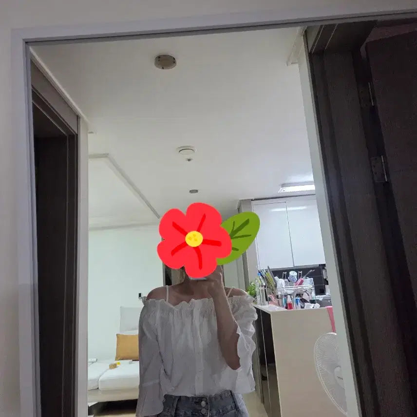 [BUNJANG] Off-Shoulder Blouse / 오픈숄더 블라우스 (미사용, 착샷)