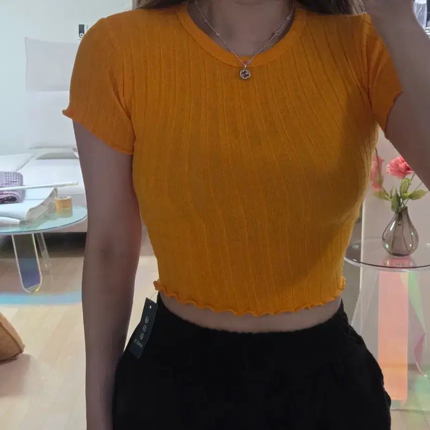[BUNJANG] Wave Ribbed Crop Top / 물결 골지 크롭티 (새상품, 착샷)