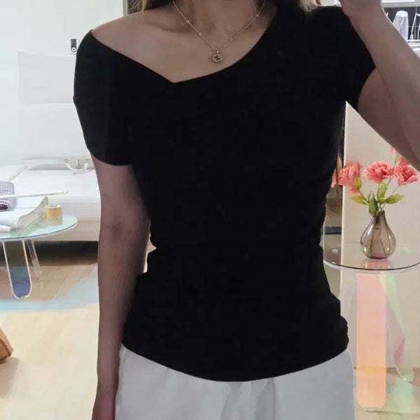 [BUNJANG] Stylenanda Asymmetrical Off-Shoulder Top / (미사용, 착샷) 스타일난다 언발 오프숄더
