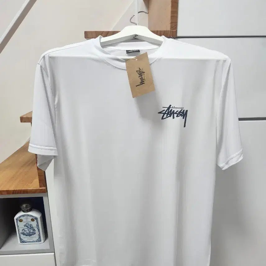 [BUNJANG] Stussy Cold Feeling Short Sleeve T-Shirt White Blue Logo Women's L / Men's M / [미착용&새제품/반택무배] 스투시 냉감 반팔티 화이트  블루로고 여자L /남자M  [택달린새상품]