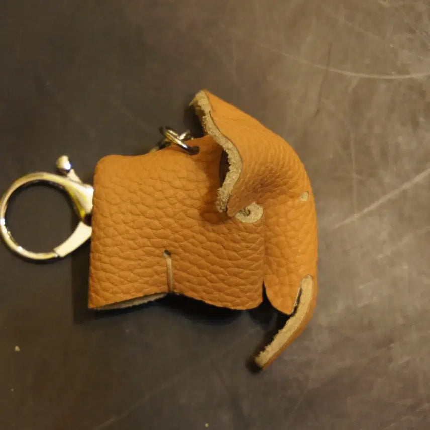 [BUNJANG] UUT Lucky Elephant Leather Keyring Vintage / UUT행운의 코끼리 가죽키링 빈티지 열쇠고리
