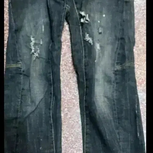 [BUNJANG] Black Washed Distressed Jeans / 블랙 워싱 디스트로이드 청바지