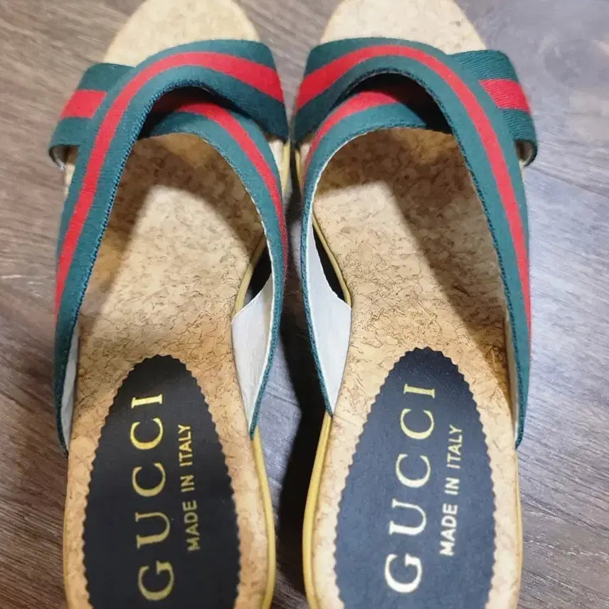 [BUNJANG] Gucci Signature Green/Red Stripe Cork Sole Sandals Size 250 / 구찌 샌들 사이즈: 250