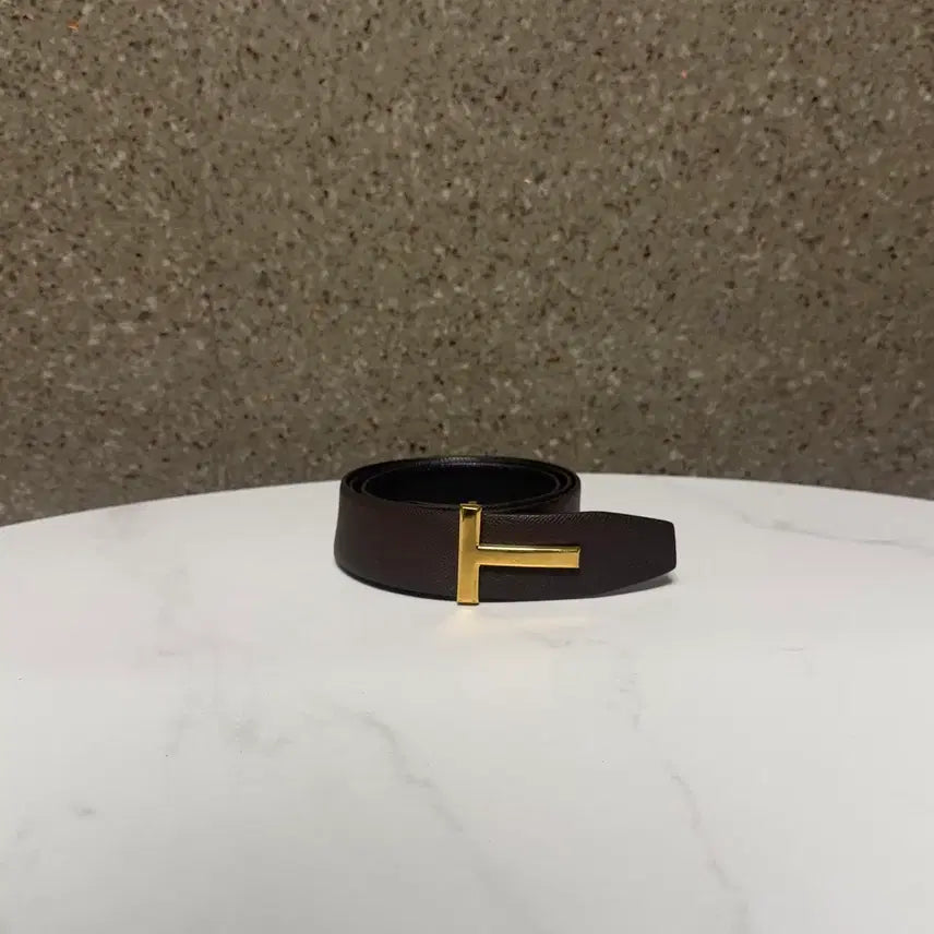 [BUNJANG] Tom Ford T Logo Reversible Leather Belt (Black/Brown, Gold Buckle) / [100사이즈]톰포드 T로고 리버서블 블랙 브라운 레더 금장 벨트