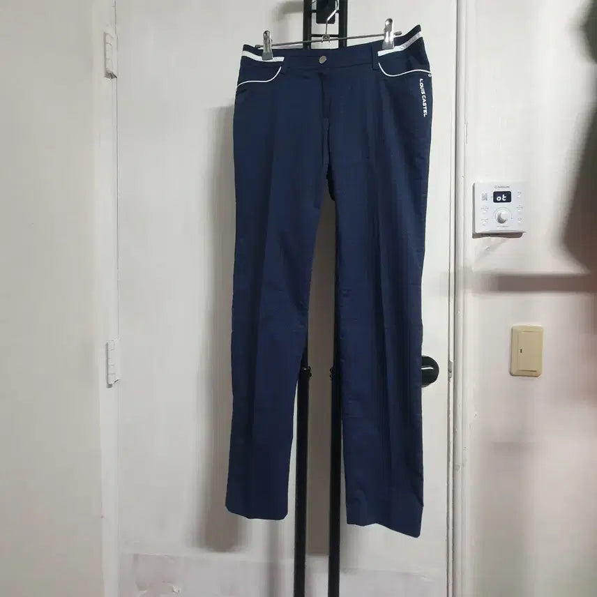 [BUNJANG] Louis Castel Women's Summer Golf Pants Navy Logo / 26인치 루이까스텔 여성 여름바지 네이비 로고