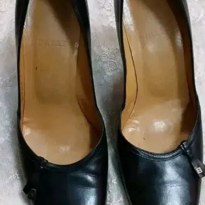 [BUNJANG] Bally Women's Black Shoes / 발리  여성 블랙 색상
