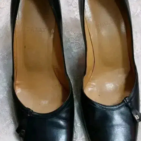 [BUNJANG] Bally Women's Black Shoes / 발리  여성 블랙 색상