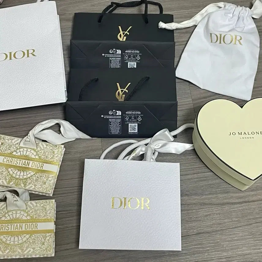 [BUNJANG] Various Luxury Brand Shopping Bags, Boxes, and Pouches Bundle / 브랜드 명품 화장품 종이가방 박스 일괄