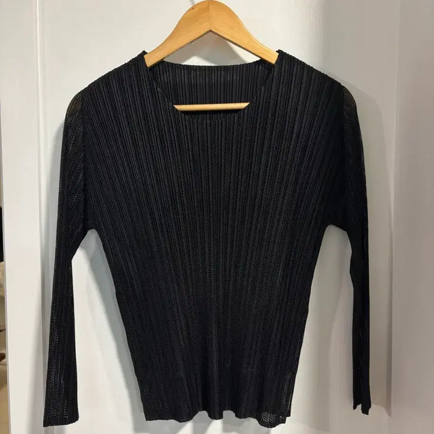 [BUNJANG] Reclara Air Veil Pleats Sleeve Top / 리클라라 에어베일 플리츠 슬리브탑 새제품