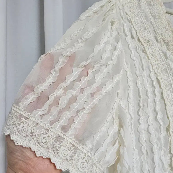 [BUNJANG] Lace Frill Blouse / 레이스 프릴 블라우스
