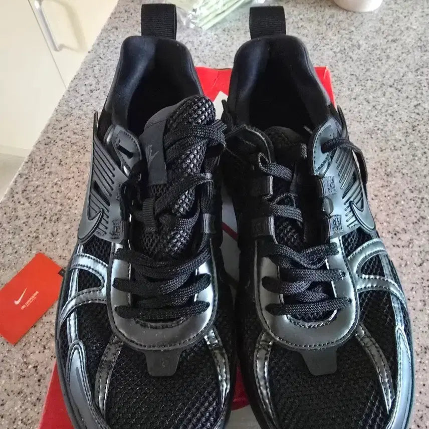 [BUNJANG] Nike V2K Run Black Anthracite Shoes / 나이키 V2K 런 블랙 앤트러사이트