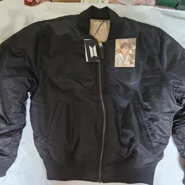 [BUNJANG] Jungkook Golden Bomber Jacket Padding Goods / 정국 골든 붐버 자켓 패딩 GOLDEN 굿즈