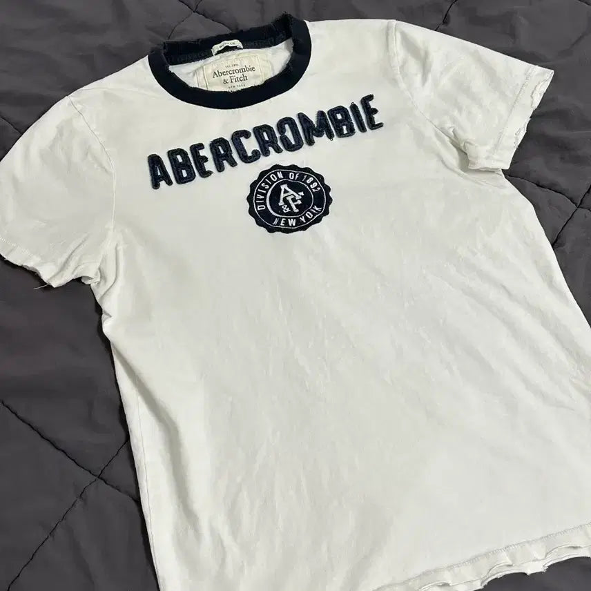 [BUNJANG] Abercrombie & Fitch Damage Ringer T-Shirt Small White / 아베크롬비 데미지 링거티 스몰 화이트