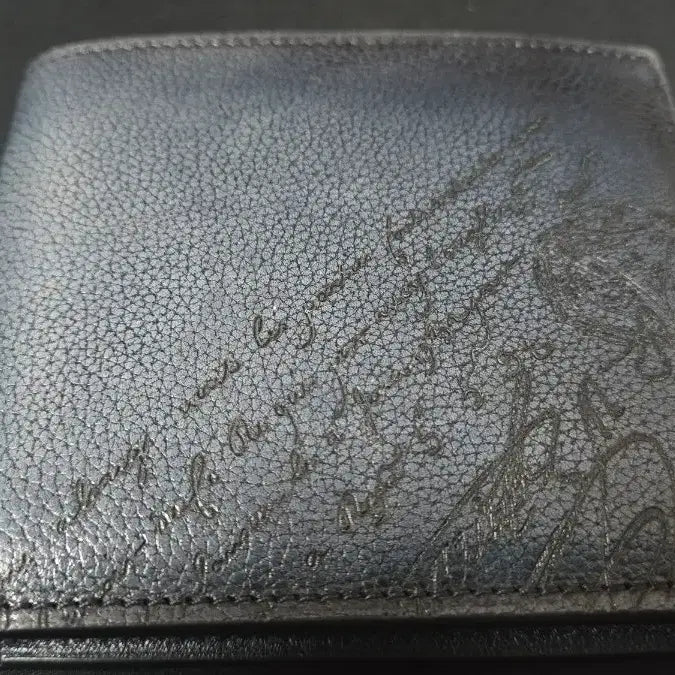 [BUNJANG] Berluti Men's Bi-Fold Wallet / 벨루티 남성 반지갑 팝니다. 약 1년사용 깨끗합니다.