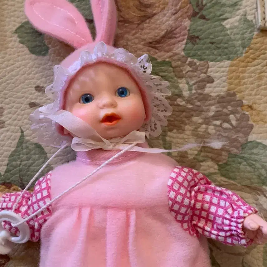 [BUNJANG] Vintage Baby Doll Cushion Texture / 빈티지 베이비 인형