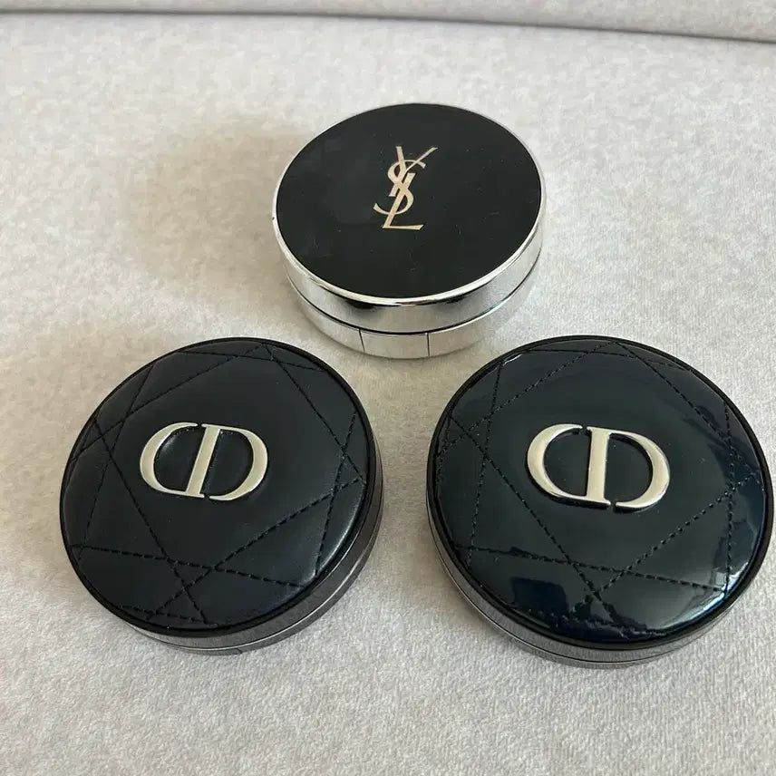 [BUNJANG] Yves Saint Laurent Dior Cushion Case / 입생로랑 디올 쿠션케이스 1만원부터~