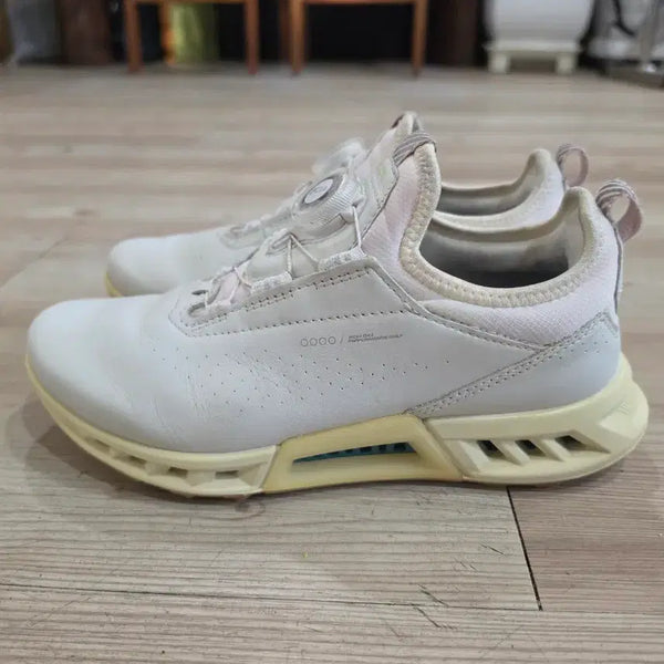 [BUNJANG] ECCO GOLF C4 Gore-Tex Leather Spikeless BOA Golf Shoes / ECCO GOLF C4  고어텍스.레더 스파이크리스 보아골프화 36 225mm