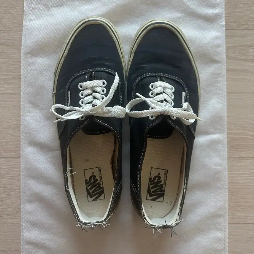 [BUNJANG] Vintage Vans Authentic USA Black (Size 10) / [10] 90s 반스 어센틱 블랙