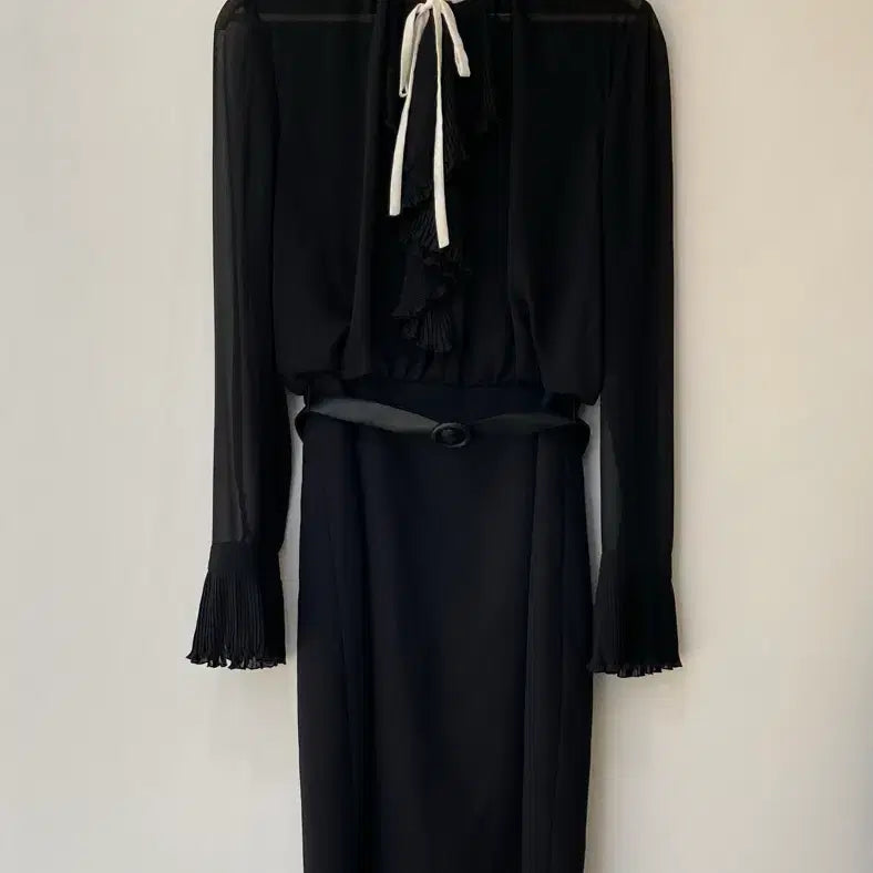[BUNJANG] JIGOTT Black Ribbon Ruffle Dress / 지고트 JIGOTT 블랙 리본 러플 원피스