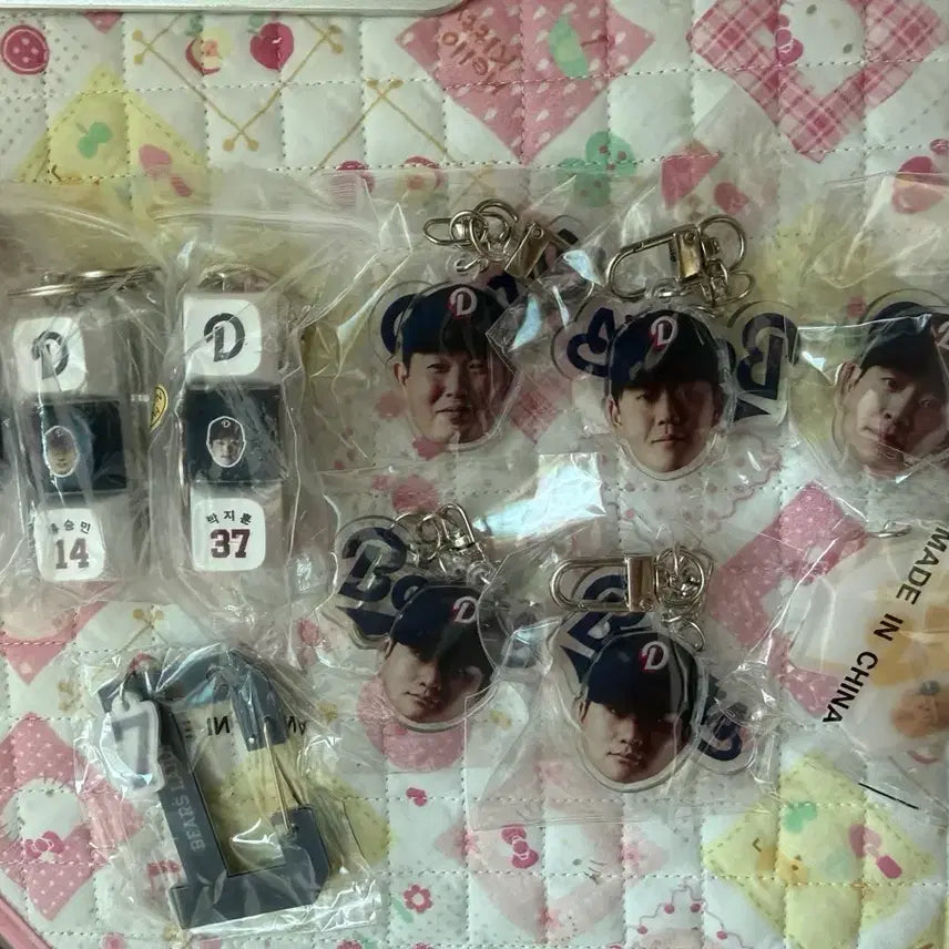 [BUNJANG] Doosan Bears Gacha Keycap, Face Keyring / 두산베어스 가챠 키캡 , 페이스키링 판매합니다!