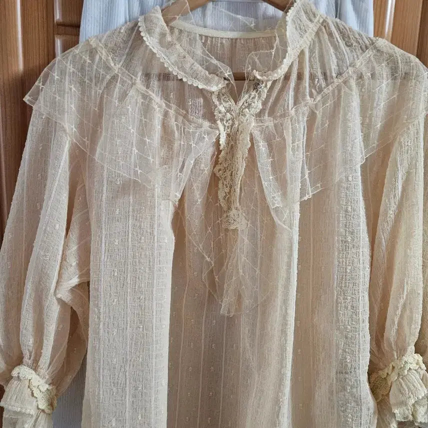[BUNJANG] Mine Chiffon Lace Blouse / 마인 쉬폰 블라우스