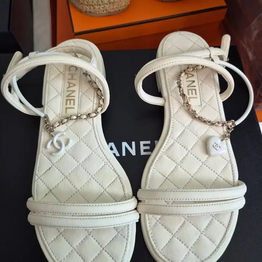 [BUNJANG] Chanel Sandals Size 37 / 샤넬 샌들 37사이즈 팔아요